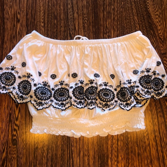 Black and white American Eagle tube top - Picture 3 of 3